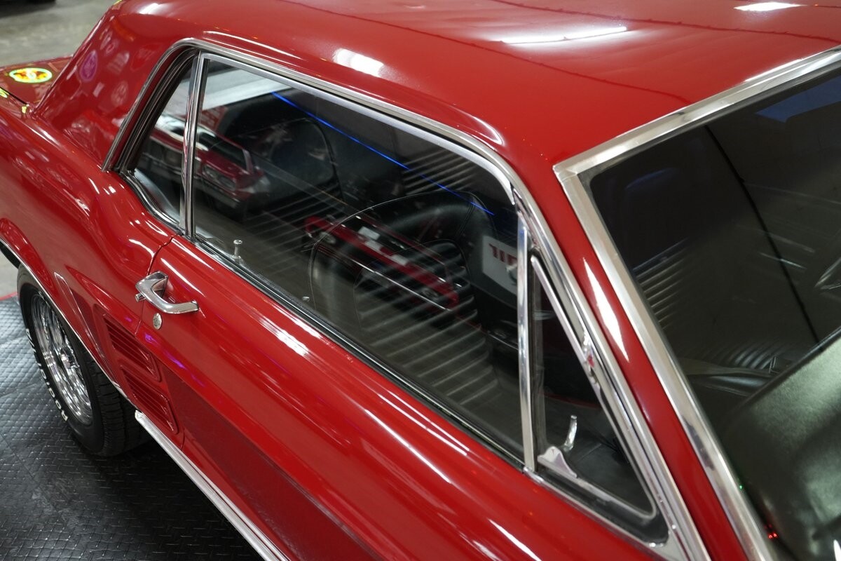 Ford-Mustang-1967-Coupe-34