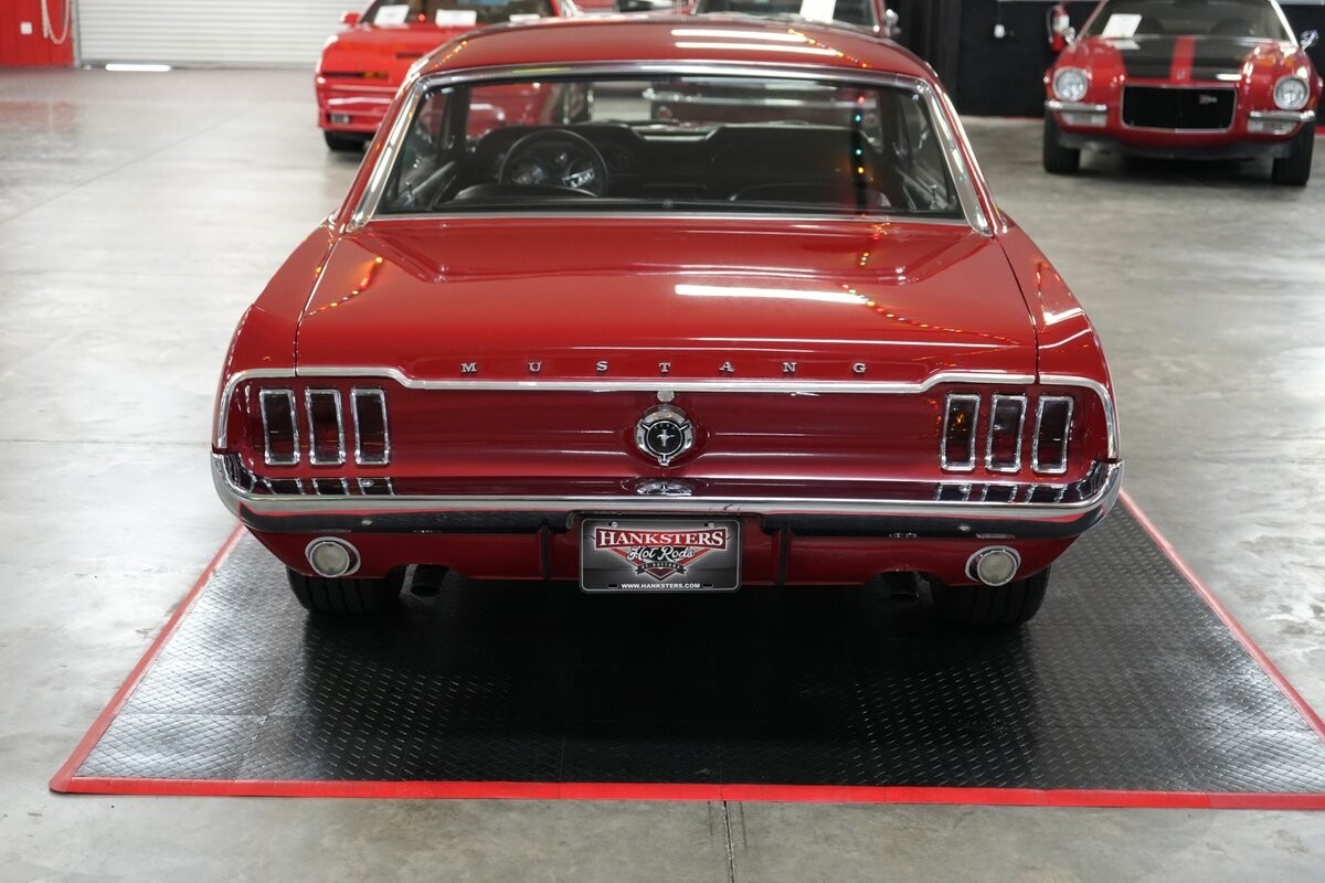 Ford-Mustang-1967-Coupe-4