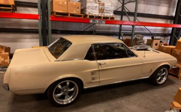 Ford-Mustang-1967-Coupe