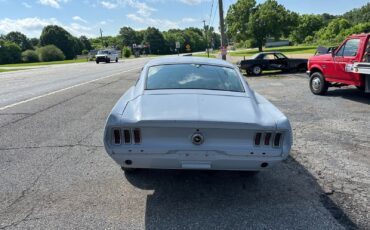 Ford-Mustang-1967-Fastback-4