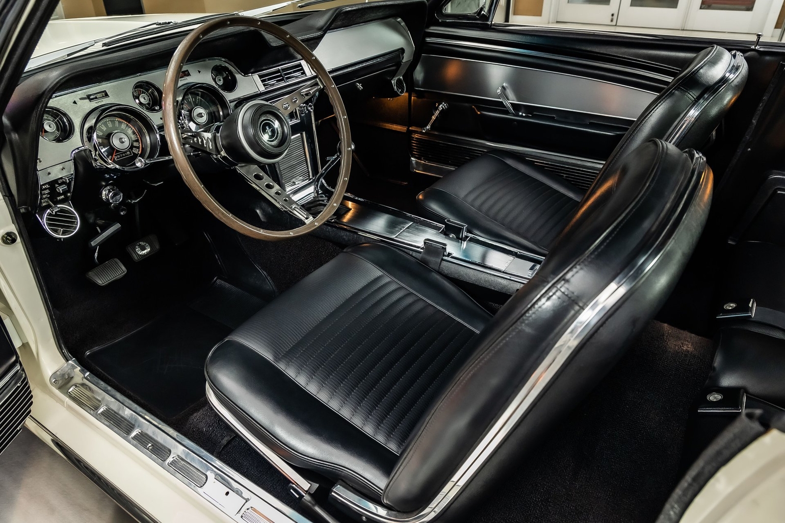 Ford-Mustang-1967-Other-2