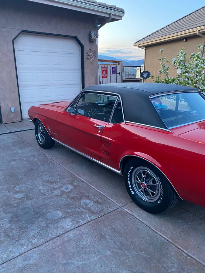 Ford-Mustang-1967-red-2
