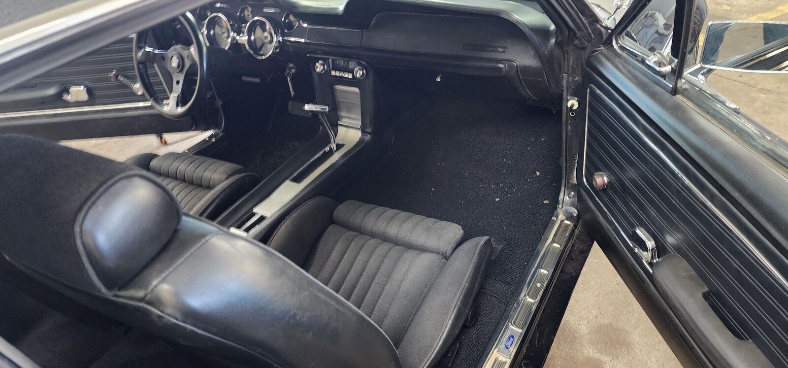 Ford-Mustang-1968-2-dr-coupe-19