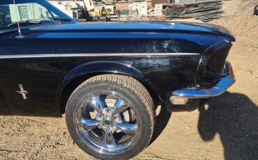 Ford-Mustang-1968-2-dr-coupe-2