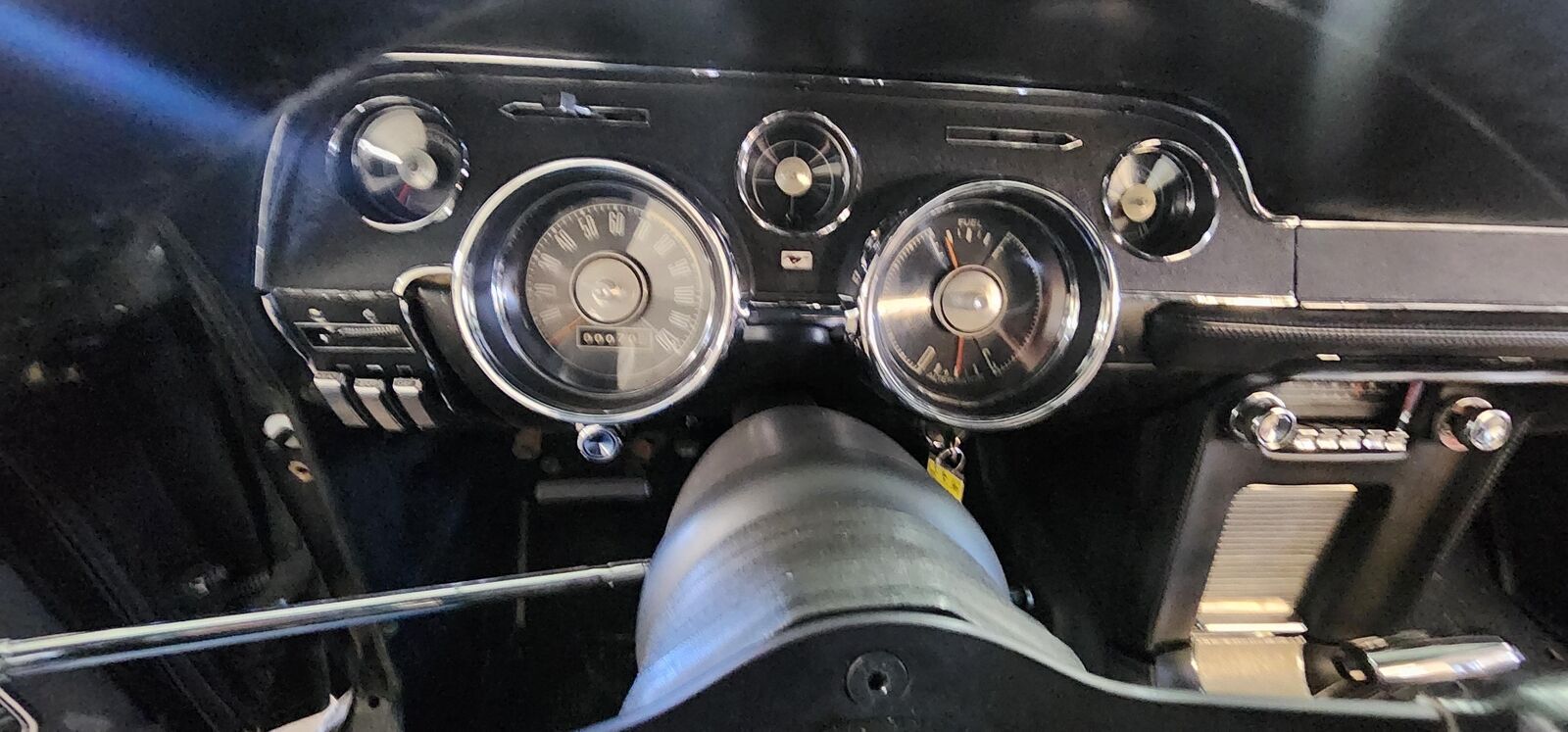 Ford-Mustang-1968-2-dr-coupe-24