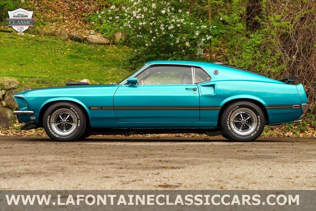 Ford-Mustang-1969-12