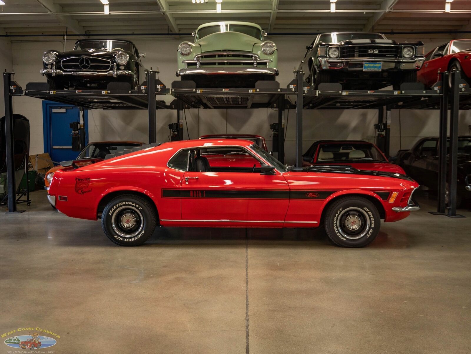 Ford-Mustang-1970-2-Door-Sportsroof-Fastback-2