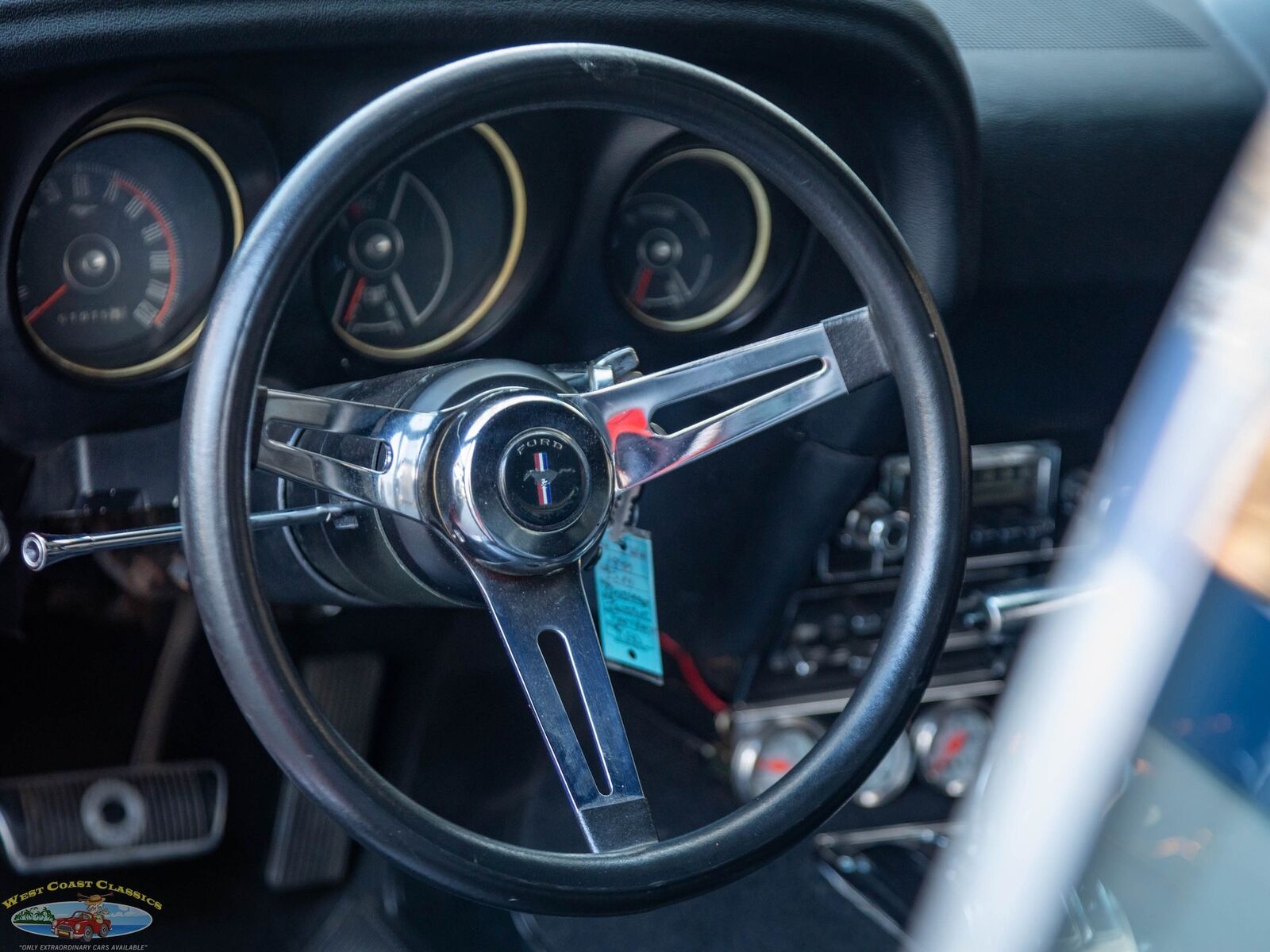 Ford-Mustang-1970-2-Door-Sportsroof-Fastback-32