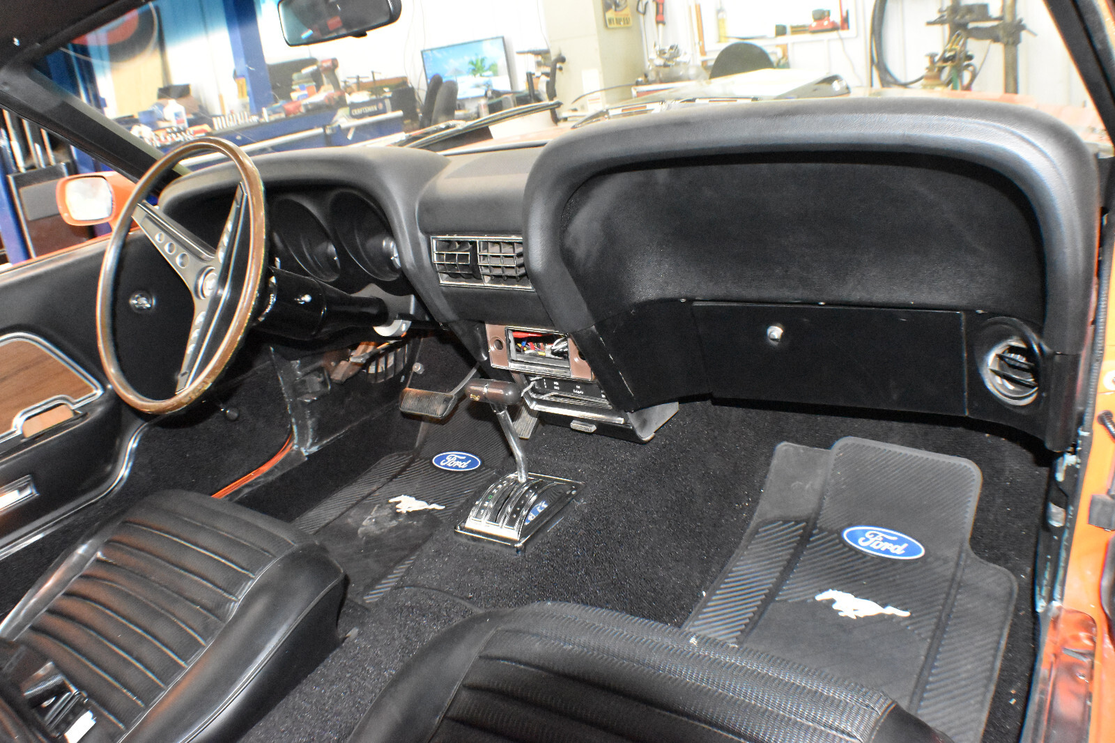 Ford-Mustang-1970-Fastback-23