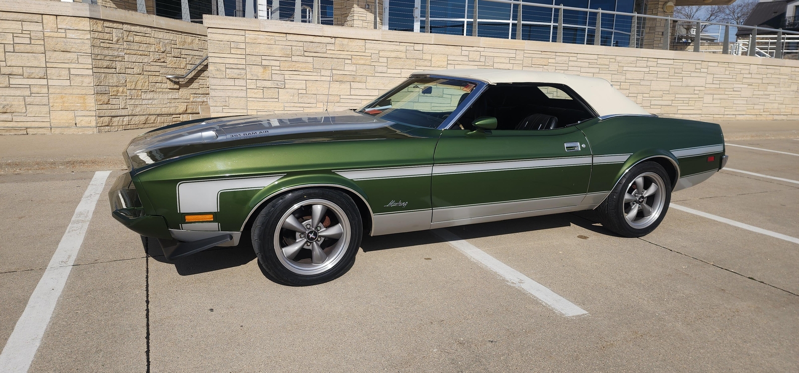 Ford-Mustang-1973-2-dr-1