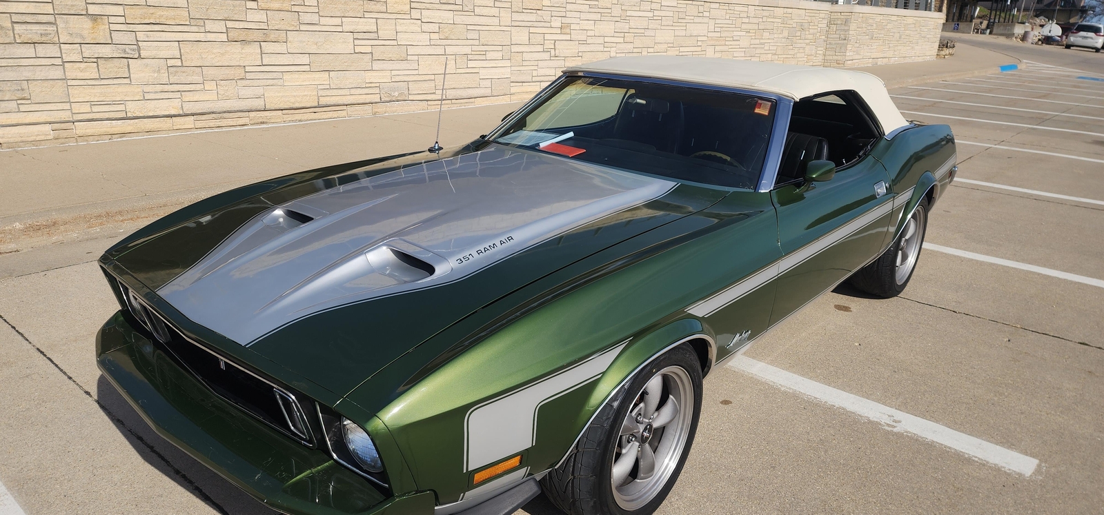 Ford-Mustang-1973-2-dr-2