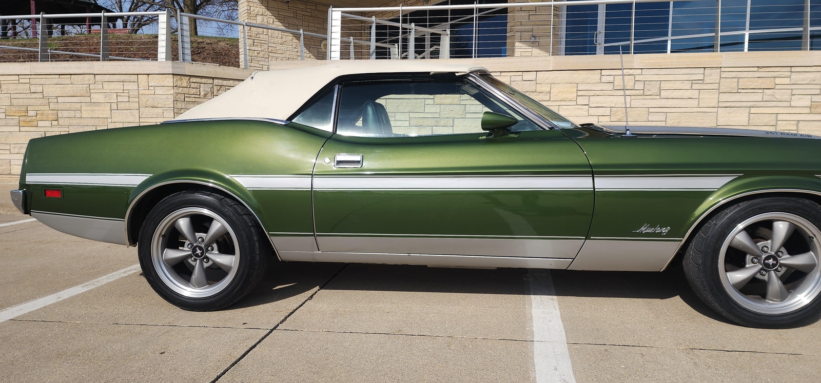 Ford-Mustang-1973-2-dr-9