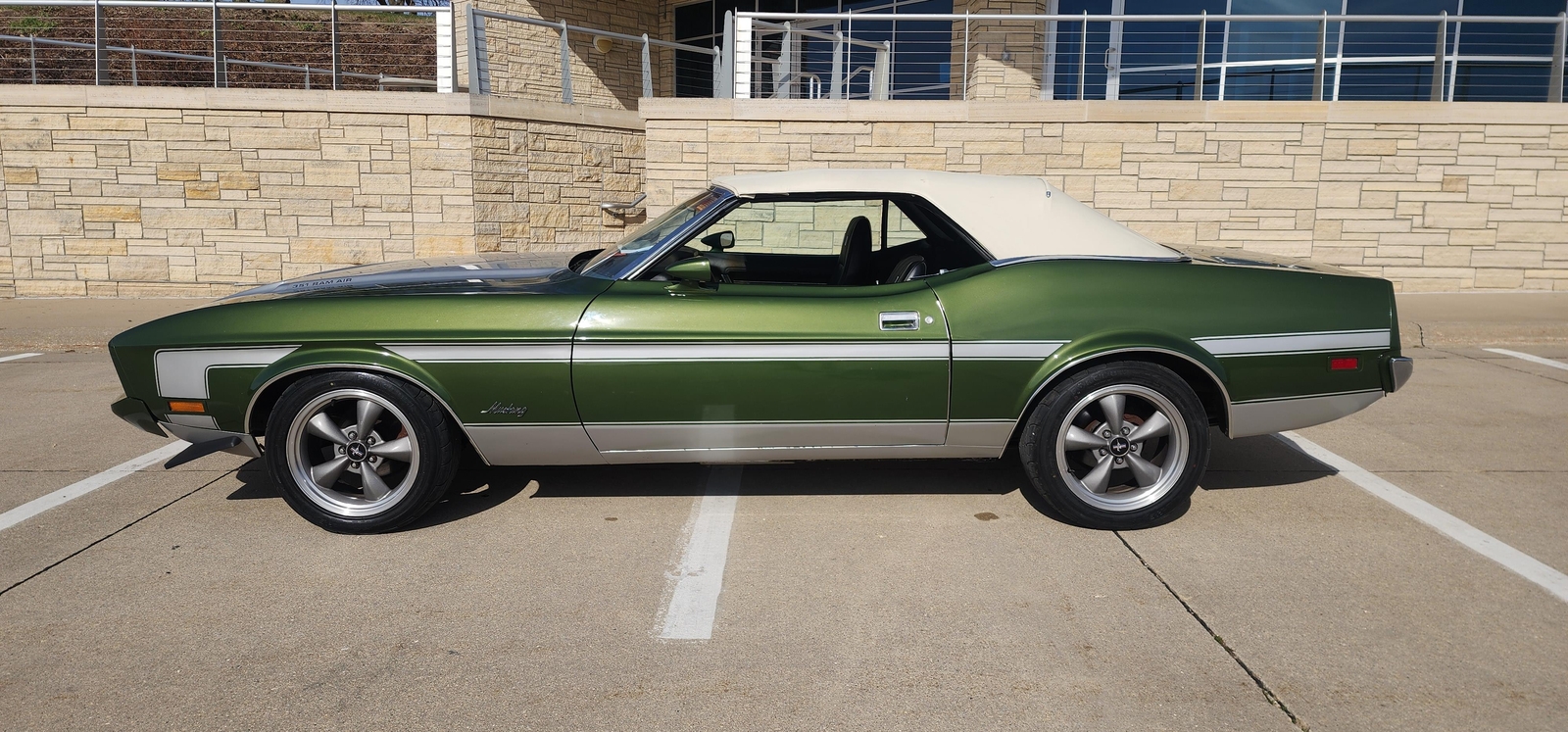Ford-Mustang-1973-2-dr