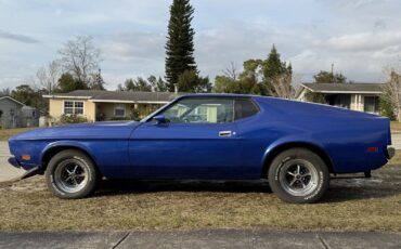 Ford-Mustang-1973-Fastback-3