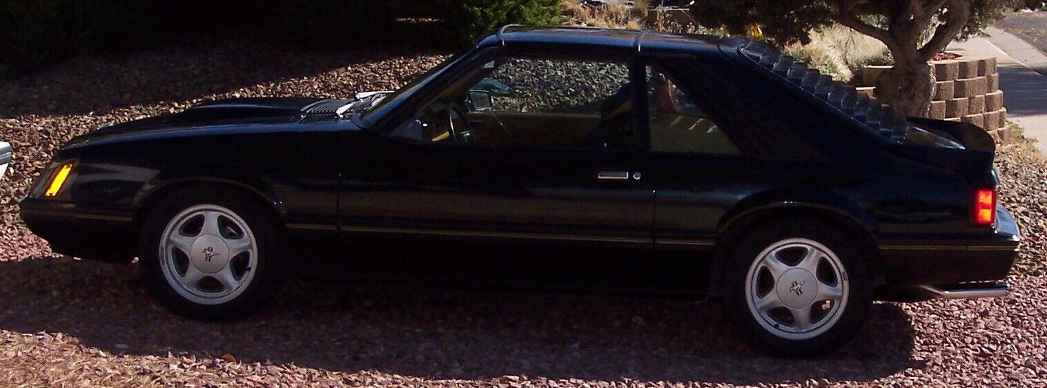 Ford-Mustang-1982-Hatchback-1