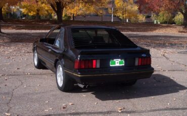 Ford-Mustang-1982-Hatchback