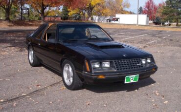 Ford-Mustang-1982-Hatchback-9