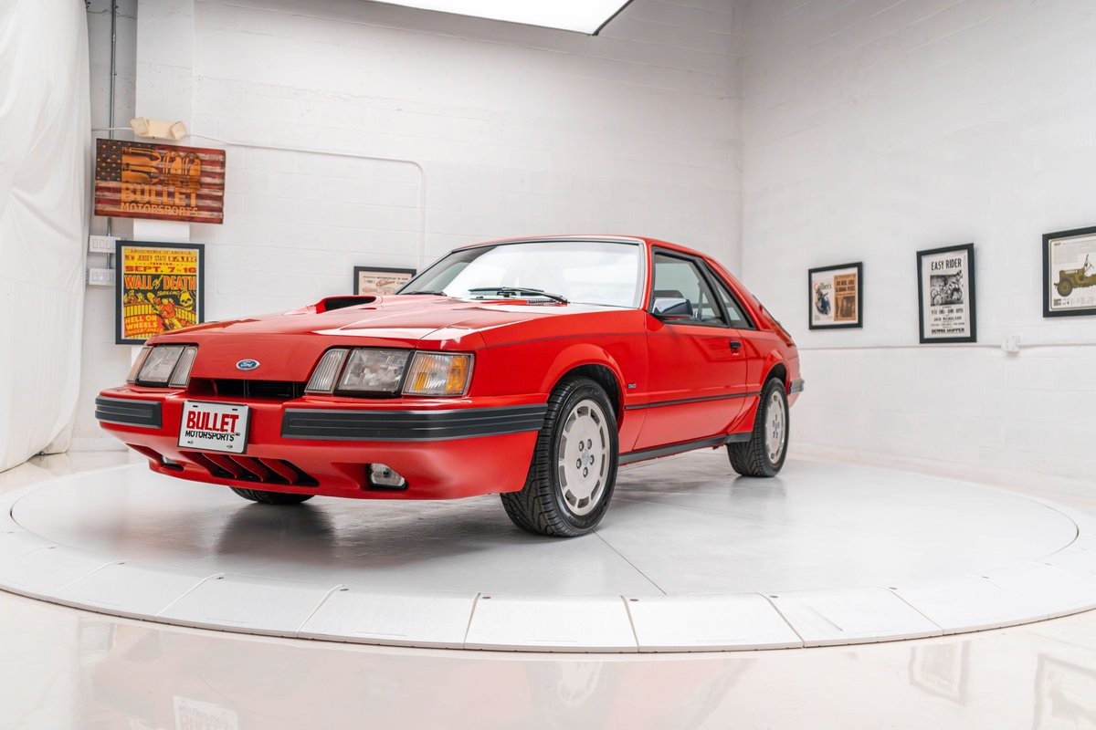 Ford-Mustang-1986-1