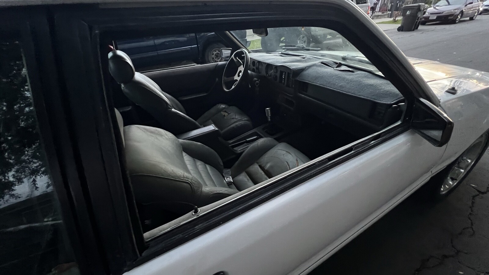 Ford-Mustang-1986-Hatchback-12