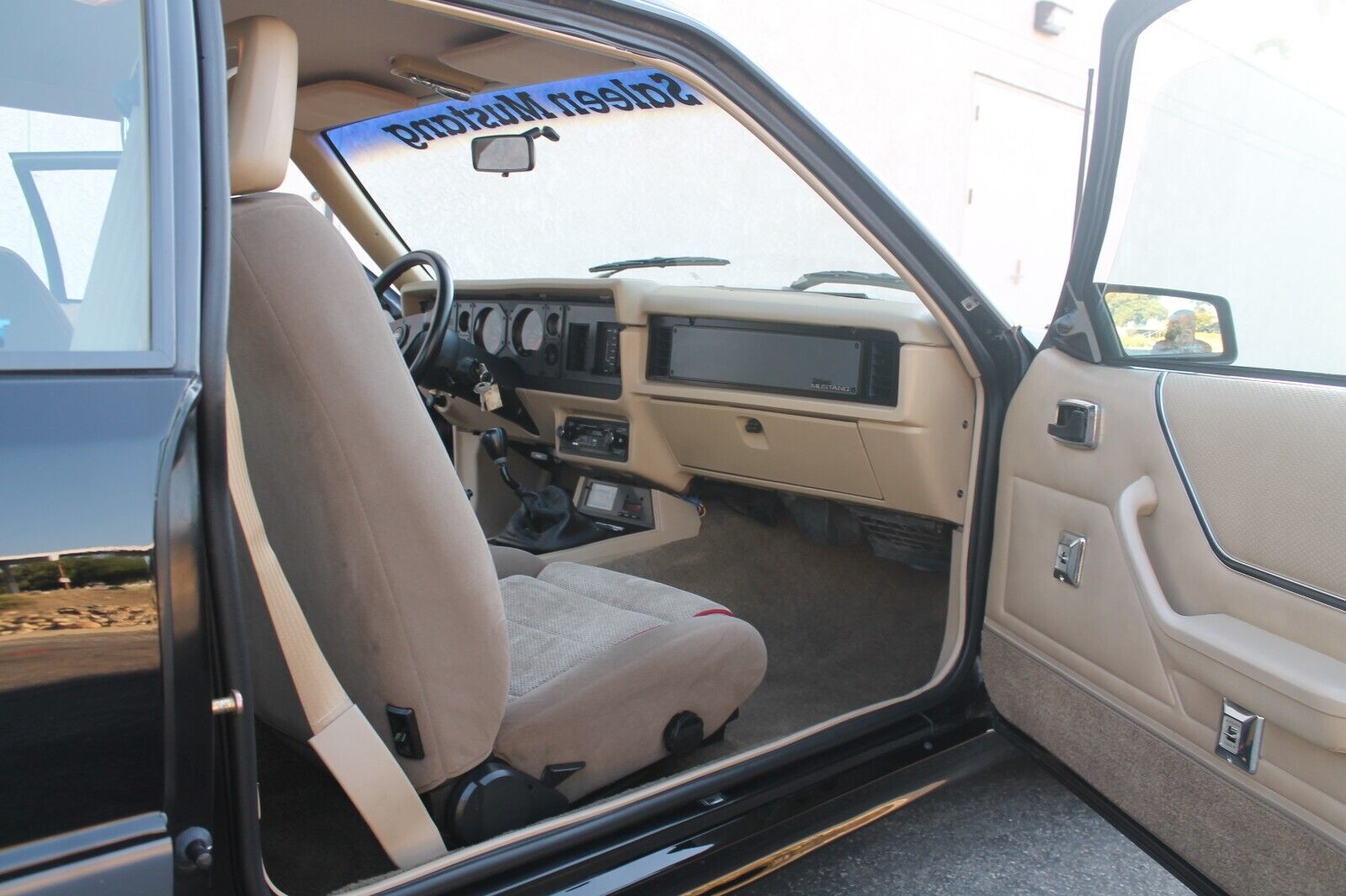 Ford-Mustang-1986-Hatchback-22