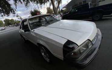 Ford-Mustang-1986-Hatchback-3