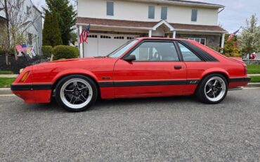 Ford-Mustang-1986-red-1