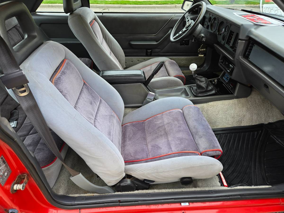 Ford-Mustang-1986-red-11