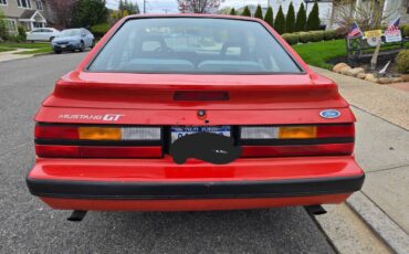 Ford-Mustang-1986-red-3