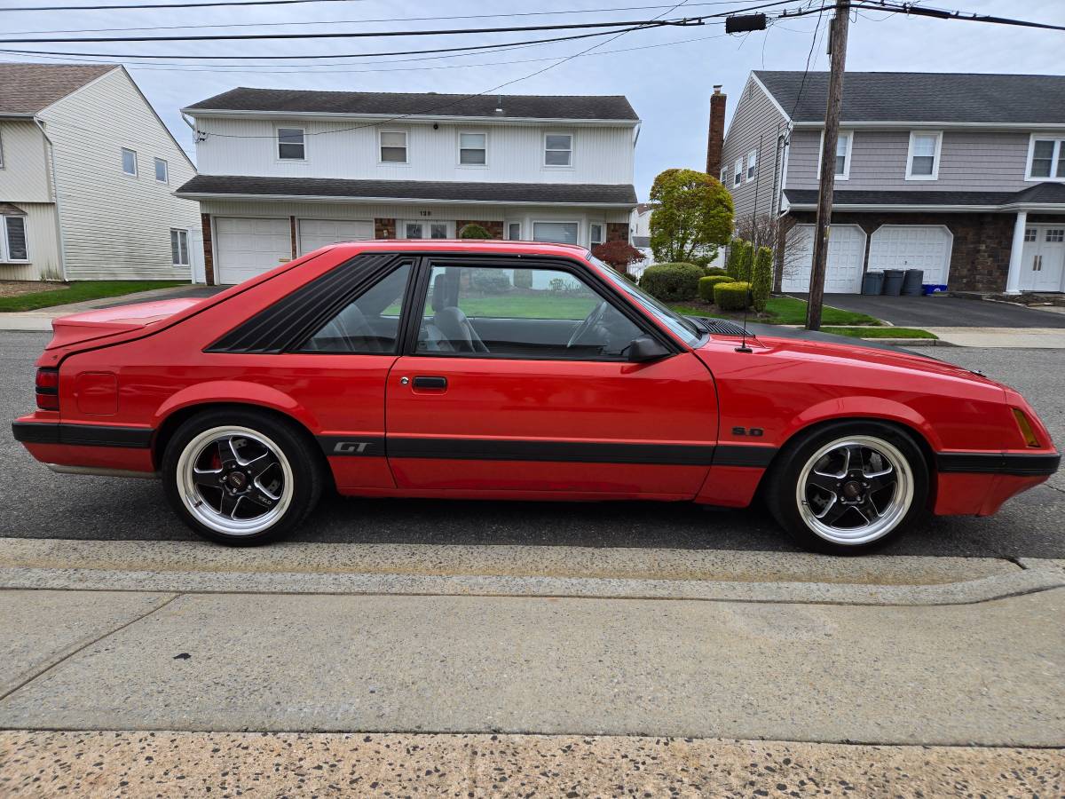Ford-Mustang-1986-red