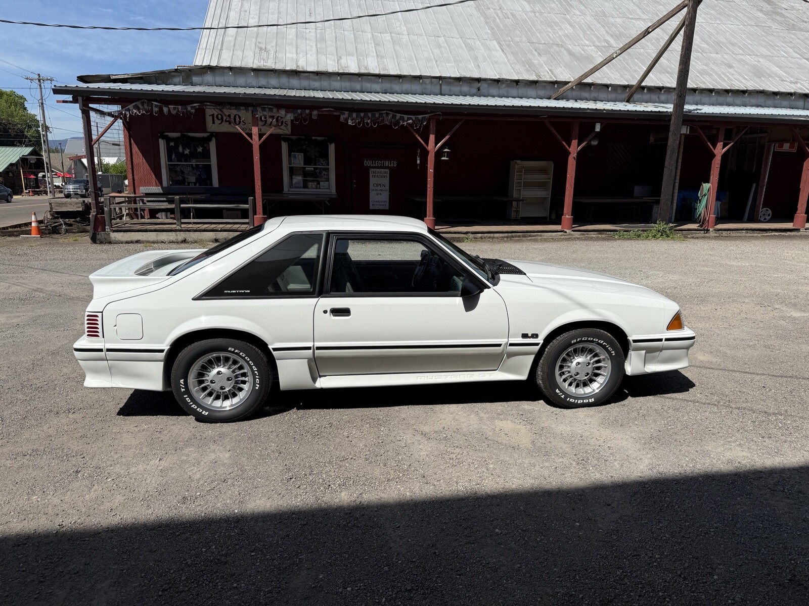 Ford-Mustang-1987-1