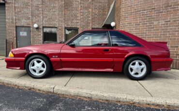 Ford-Mustang-1987-Hatchback-2