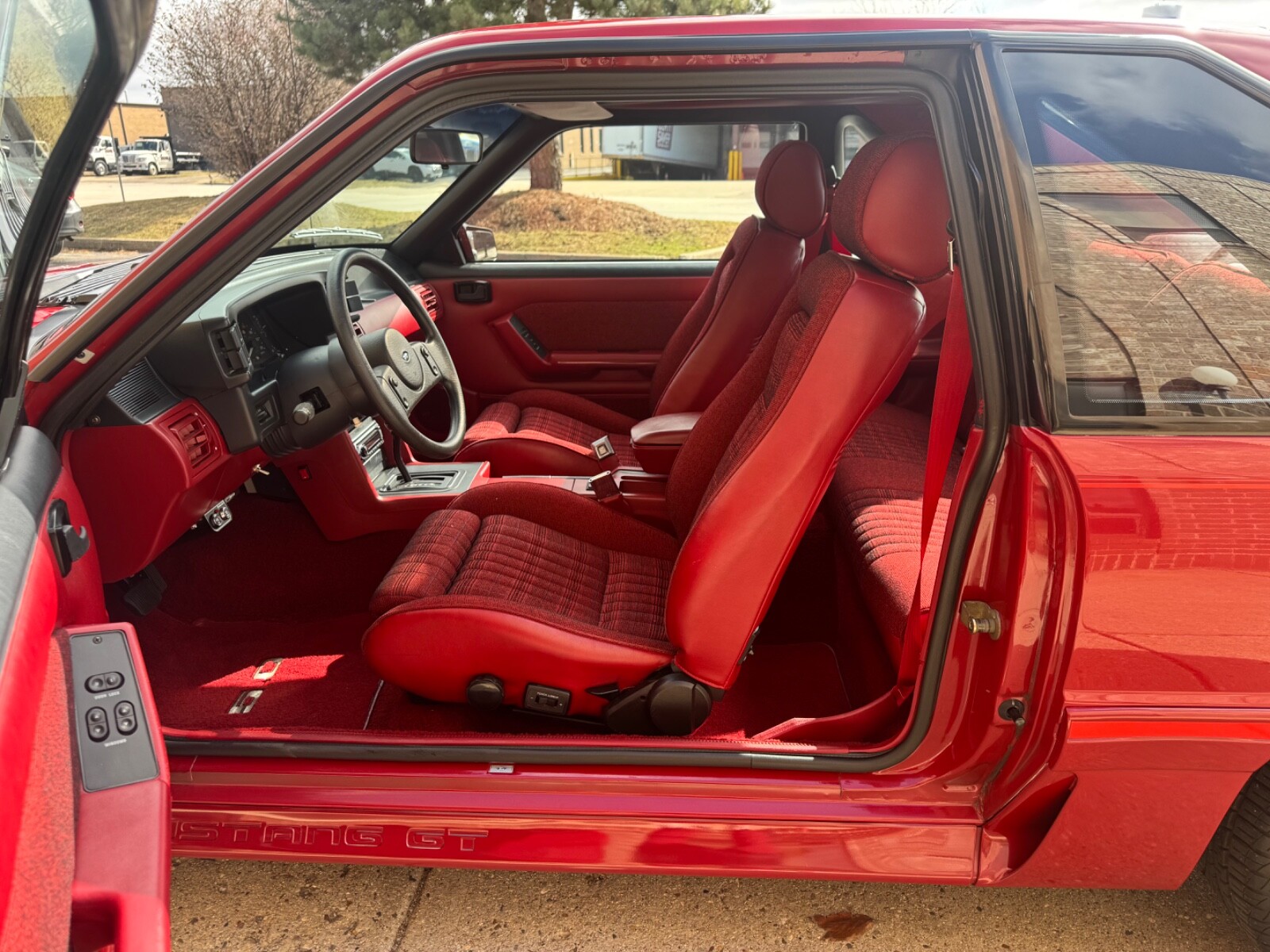 Ford-Mustang-1987-Hatchback-20