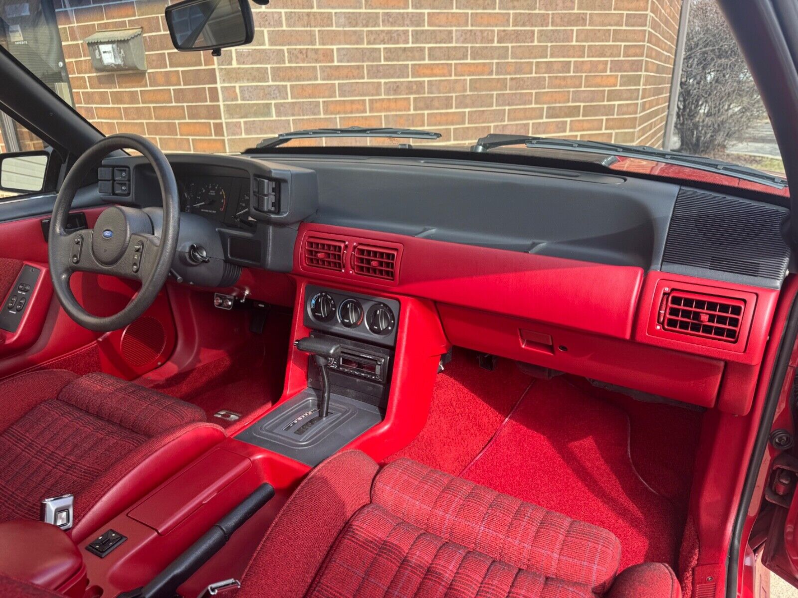 Ford-Mustang-1987-Hatchback-27