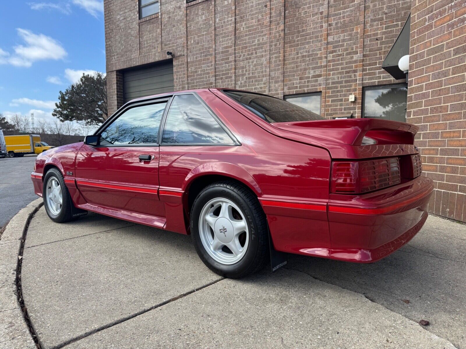 Ford-Mustang-1987-Hatchback-3