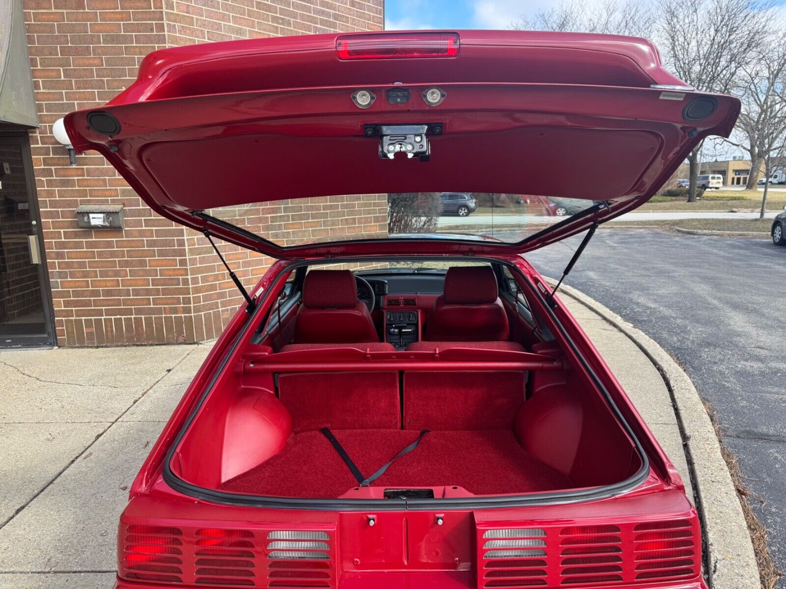 Ford-Mustang-1987-Hatchback-32