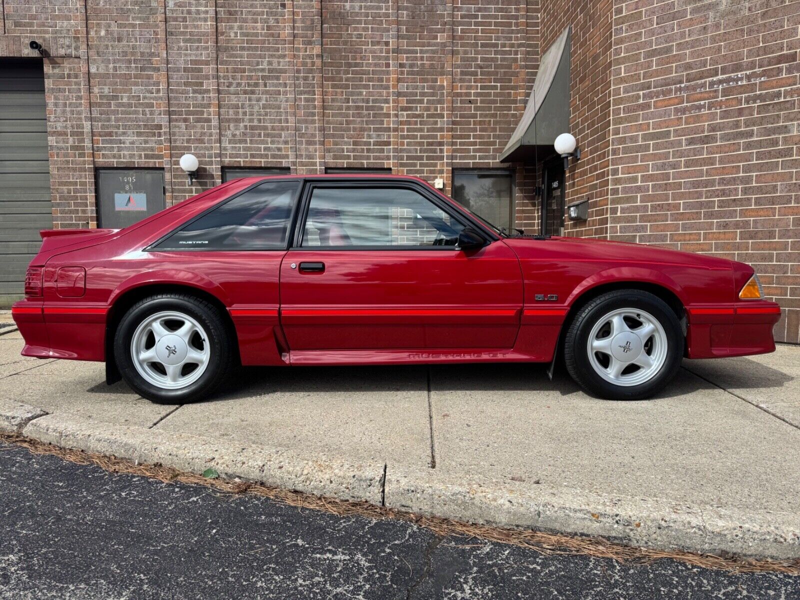 Ford-Mustang-1987-Hatchback-7