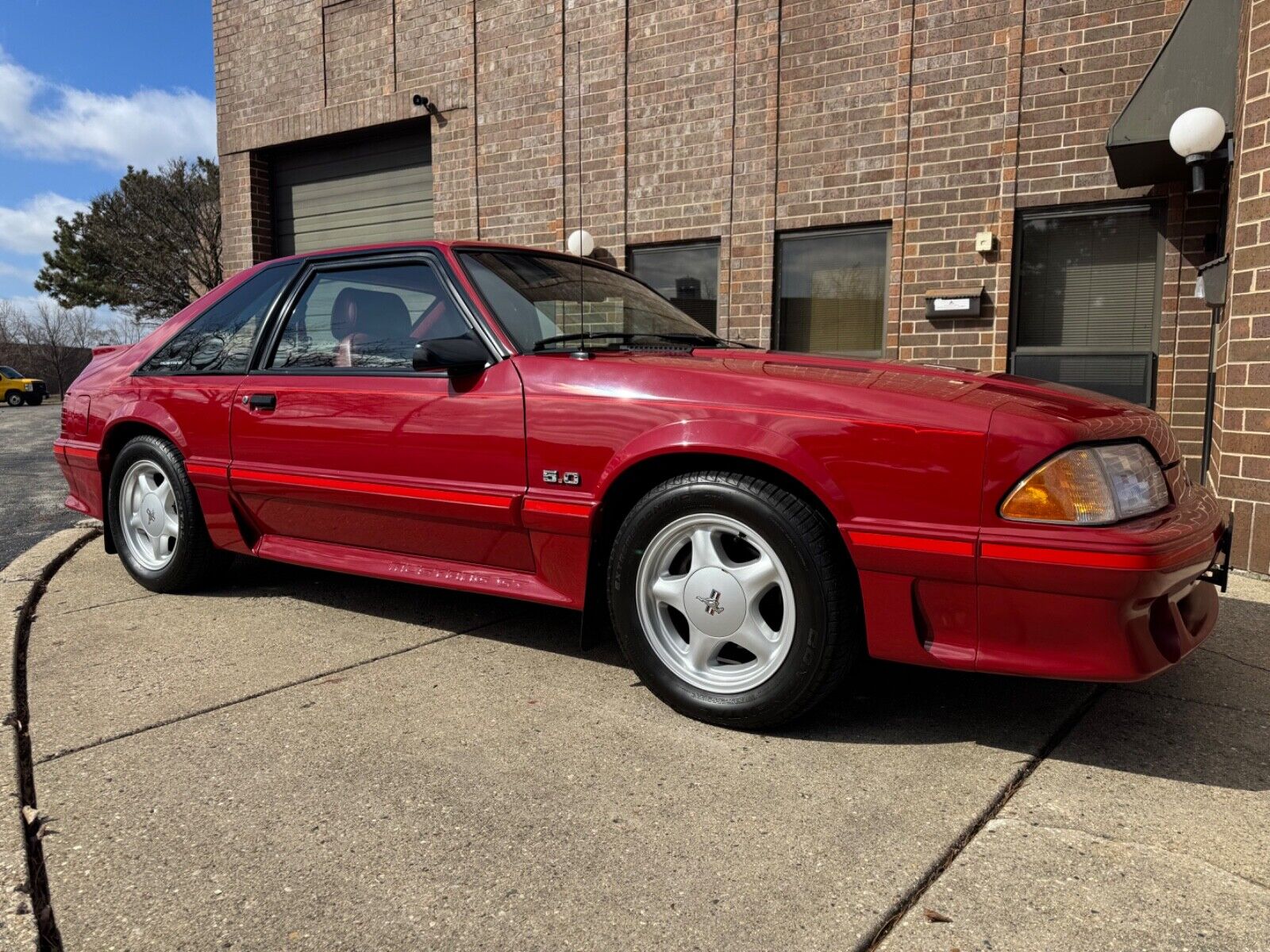 Ford-Mustang-1987-Hatchback-8