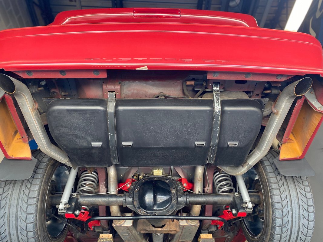 Ford-Mustang-1988-19