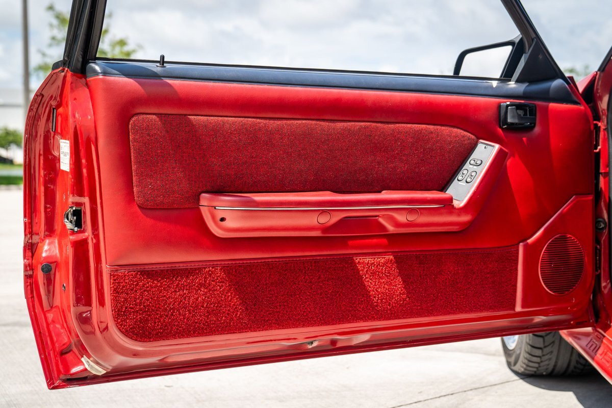 Ford-Mustang-1988-20