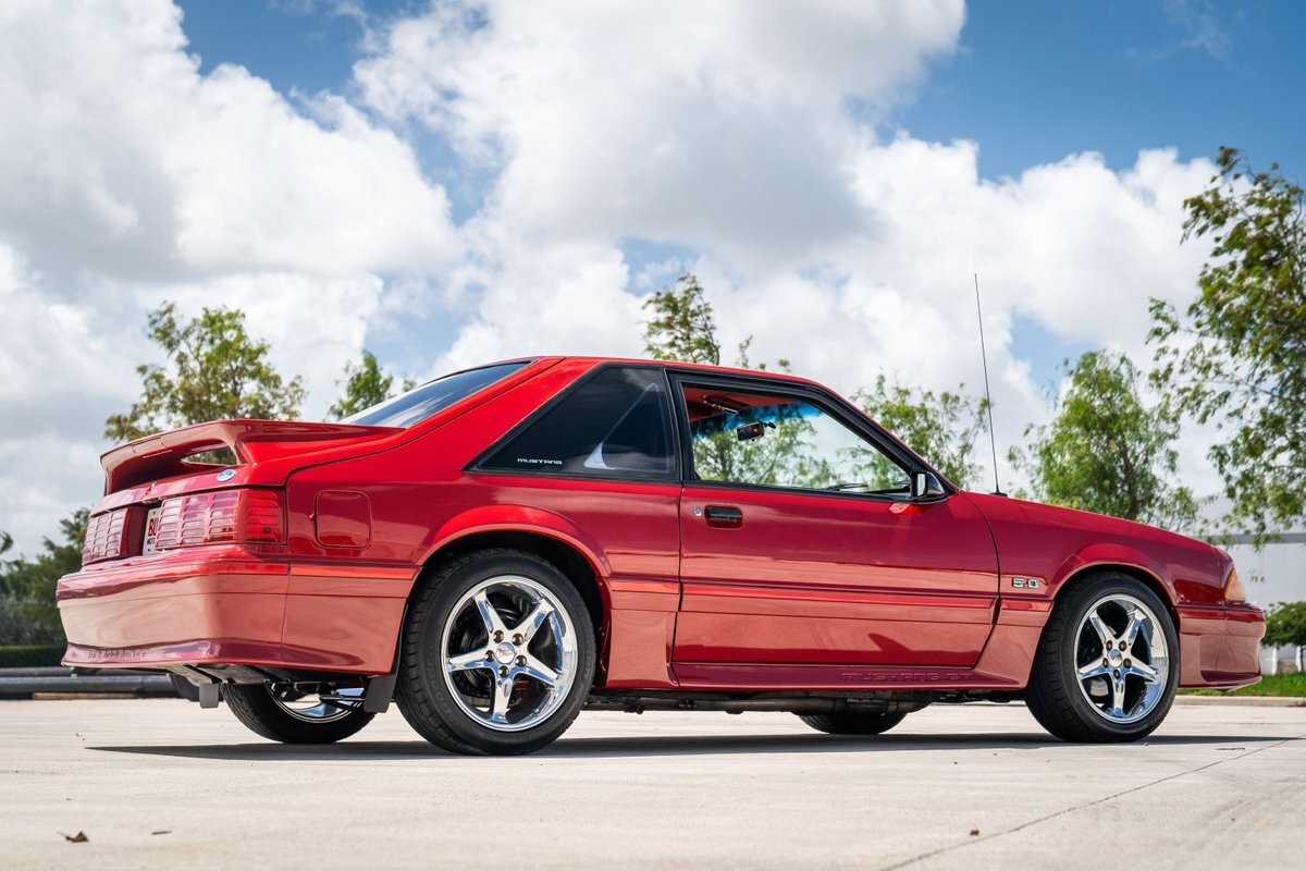 Ford-Mustang-1988-24