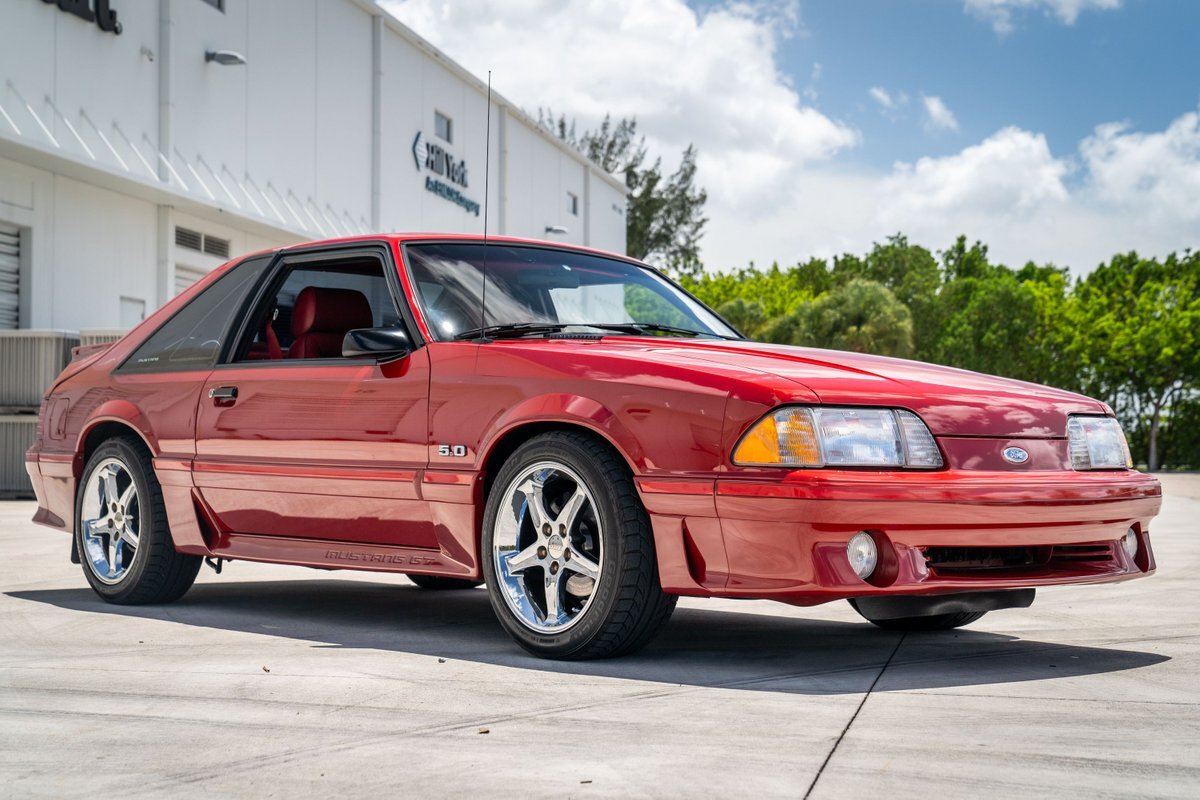 Ford-Mustang-1988-26