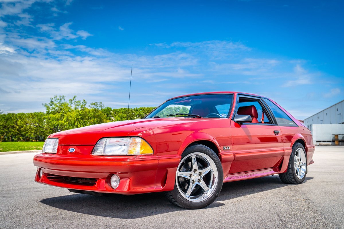 Ford-Mustang-1988-27