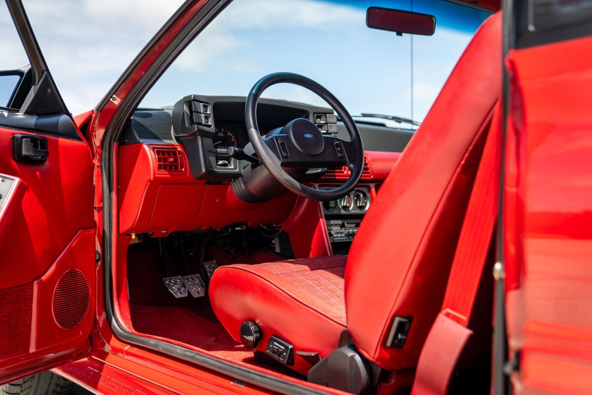Ford-Mustang-1988-34