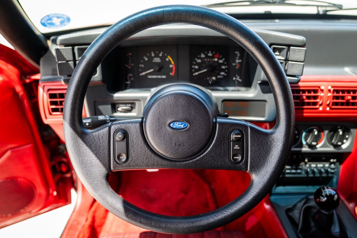 Ford-Mustang-1988-35