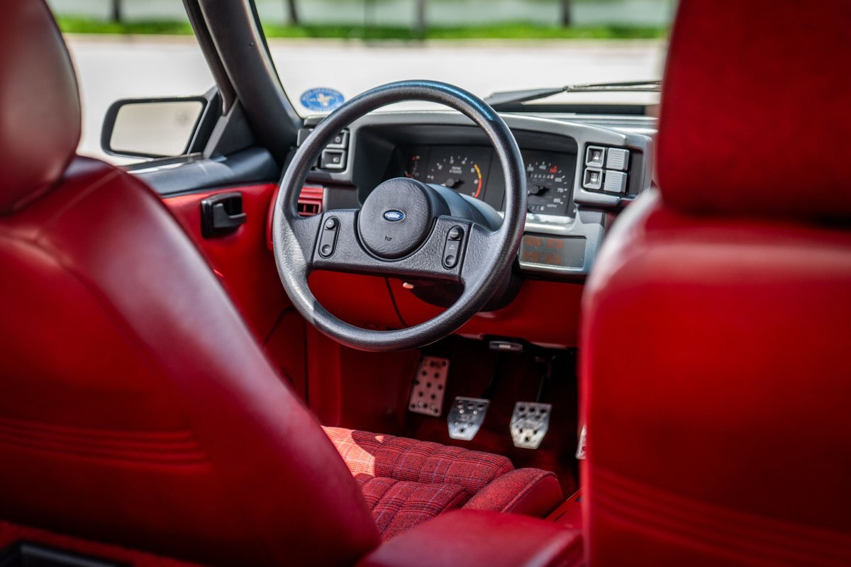 Ford-Mustang-1988-36