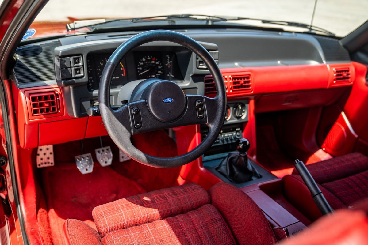 Ford-Mustang-1988-8
