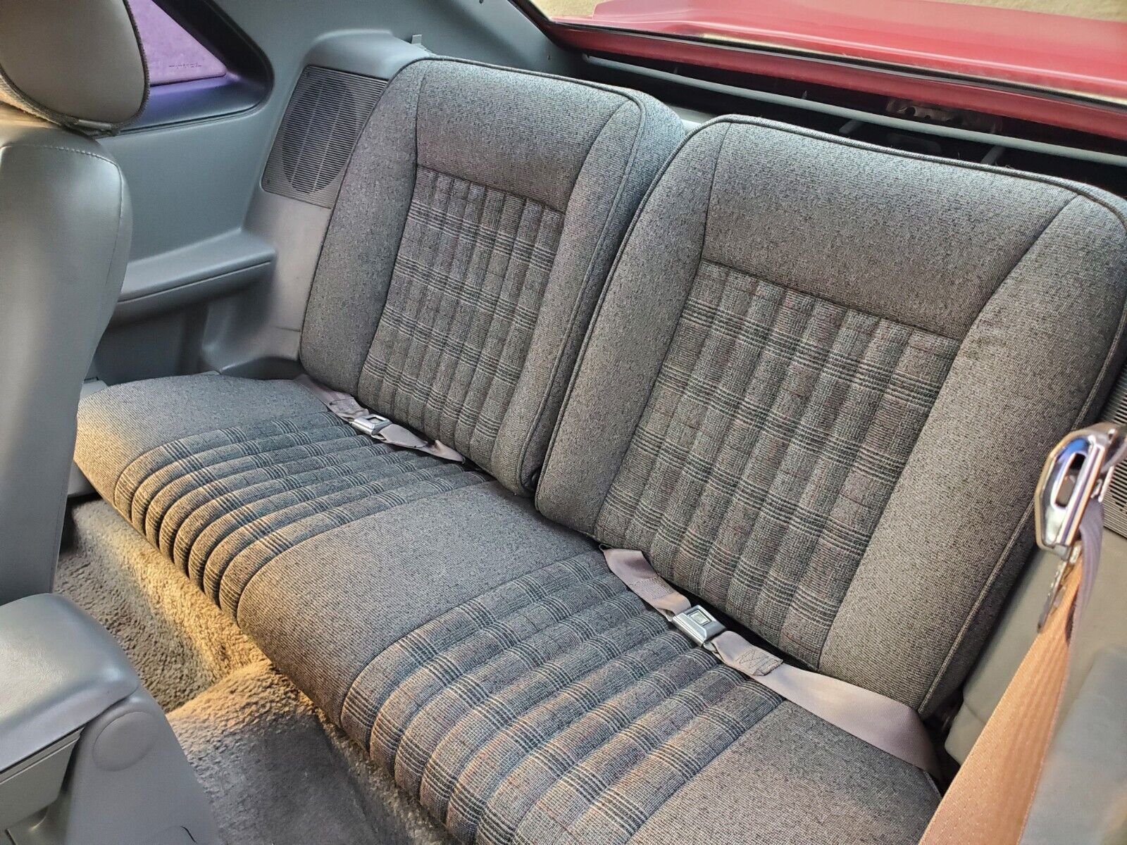Ford-Mustang-1988-Hatchback-16