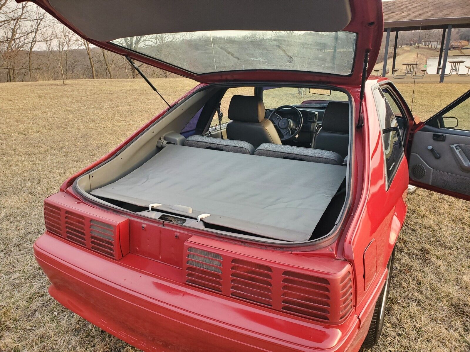 Ford-Mustang-1988-Hatchback-17