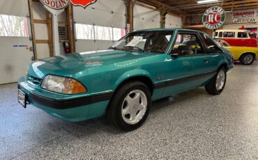 Ford-Mustang-1991-Hatchback-2