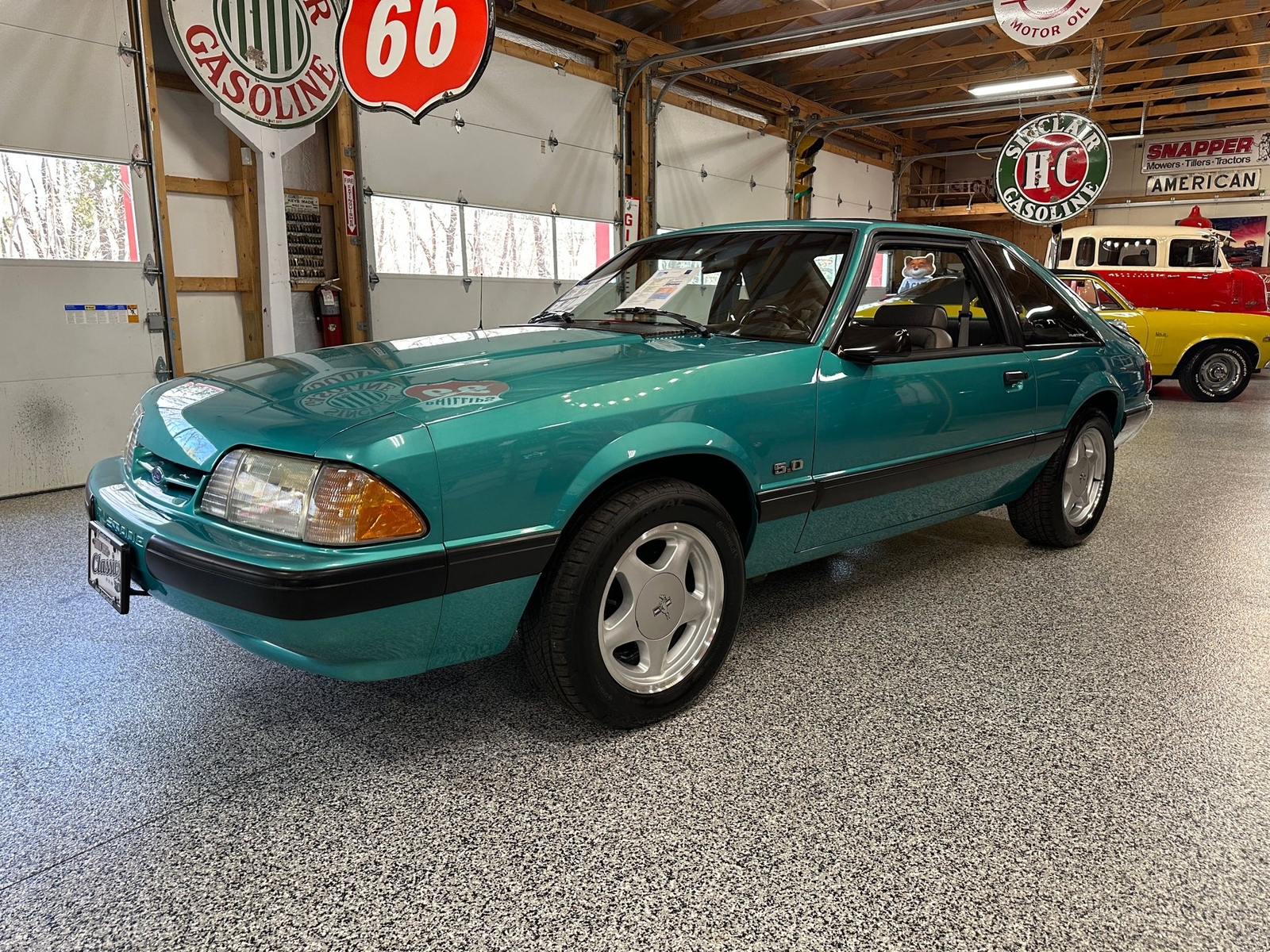 Ford-Mustang-1991-Hatchback-2
